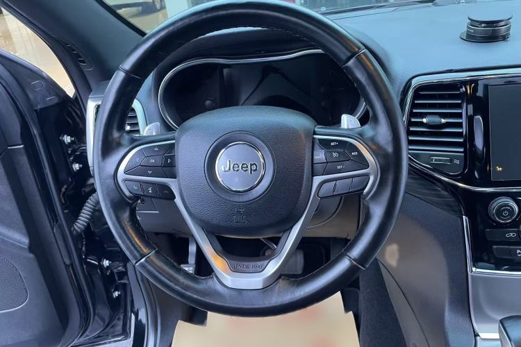 Used Jeep Grand Cherokee 2020 3.0L Professional Navigation Edition Steering Wheel