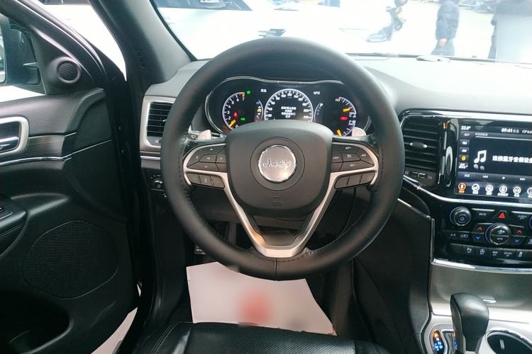 Used Jeep Grand Cherokee 2020 3.0L Elite Navigation Edition Steering Wheel