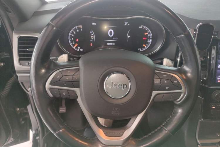 Used Jeep Grand Cherokee 2020 3.0L Elite Navigation Edition Steering Wheel