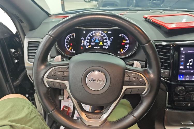 Used Jeep Grand Cherokee 2020 3.0L Professional Navigation Edition Steering Wheel