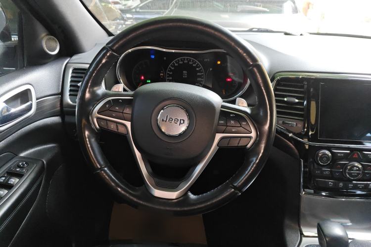 Used Jeep Grand Cherokee 2020 3.0L Professional Navigation Edition Steering Wheel