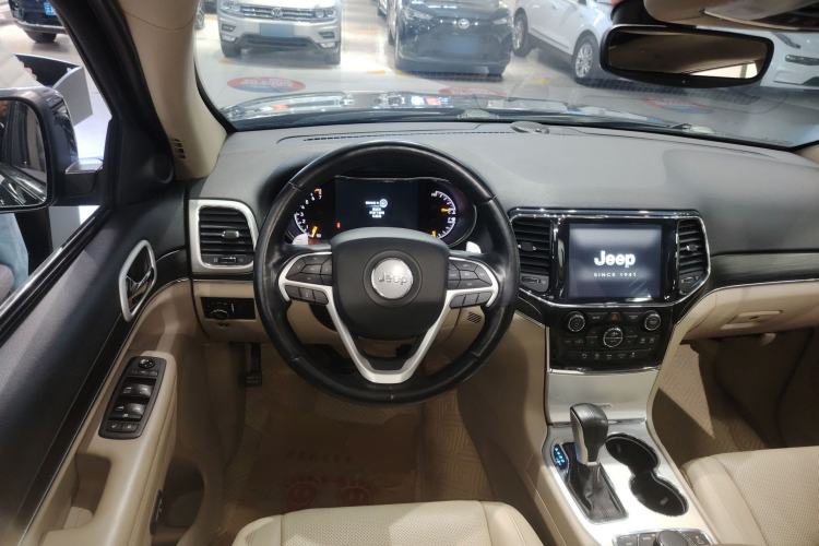 Used Jeep Grand Cherokee 2020 3.0L Elite Navigation Edition Steering Wheel