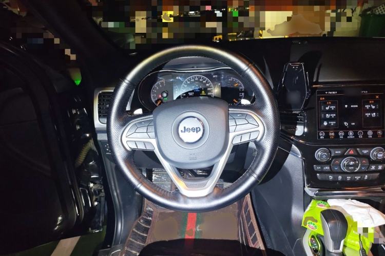 Used Jeep Grand Cherokee 2020 3.0L Elite Navigation Edition Steering Wheel