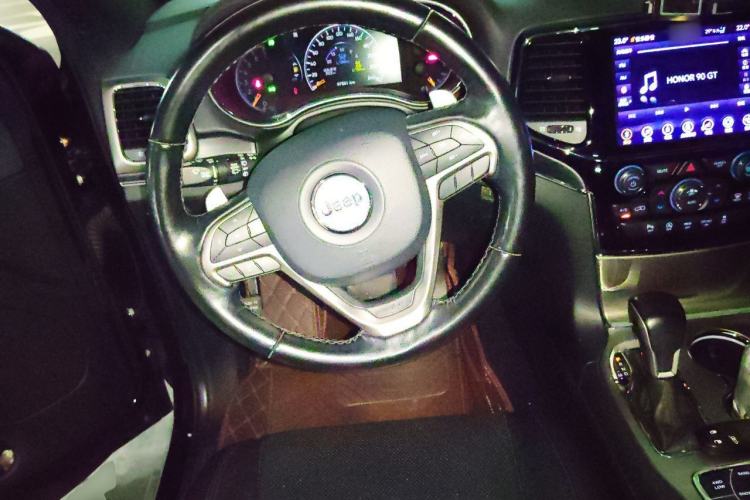 Used Jeep Grand Cherokee 2020 3.0L Elite Navigation Edition Steering Wheel