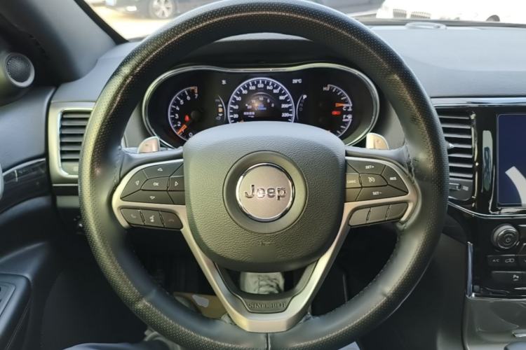 Used Jeep Grand Cherokee 2020 3.0L Professional Navigation Edition Steering Wheel