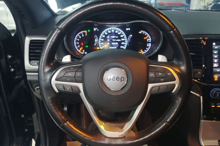 Used Jeep Grand Cherokee 2020 3.0L Elite Navigation Edition Steering Wheel