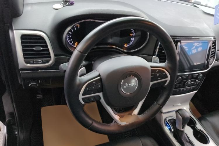 Used Jeep Grand Cherokee 2020 3.0L Elite Navigation Edition Steering Wheel