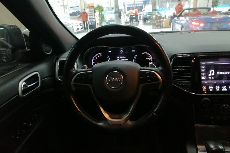 Used Jeep Grand Cherokee 2020 3.0L Professional Navigation Edition Steering Wheel