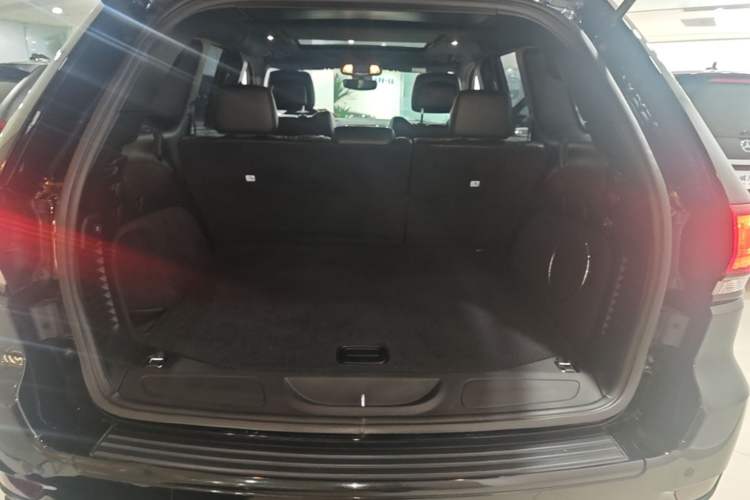 Used Jeep Grand Cherokee 2020 3.0L Elite Navigation Edition Trunk