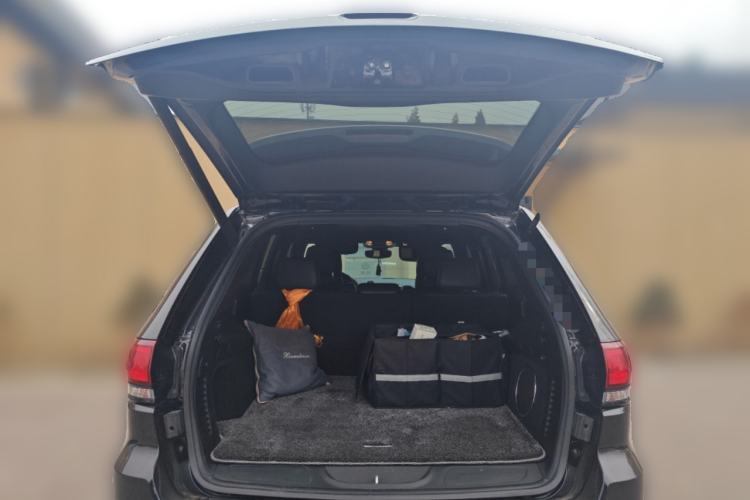 Used Jeep Grand Cherokee 2020 3.0L Elite Navigation Edition Trunk
