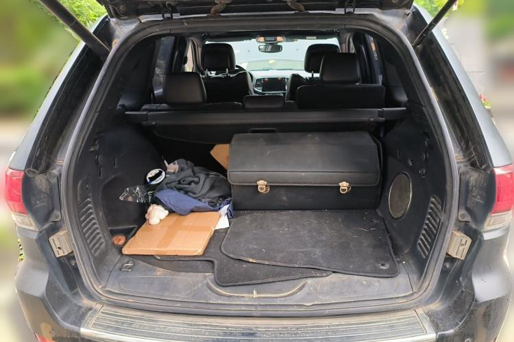 Used Jeep Grand Cherokee 2020 3.0L Elite Navigation Edition Trunk