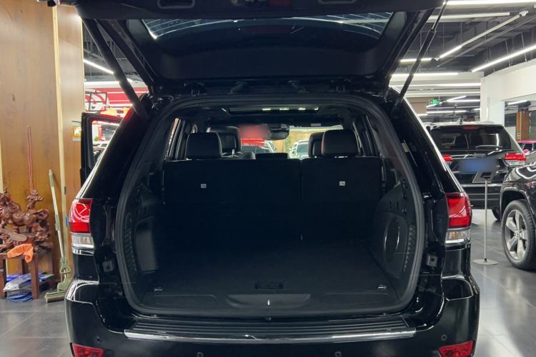 Used Jeep Grand Cherokee 2020 3.0L Elite Navigation Edition Trunk