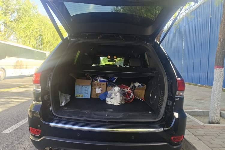 Used Jeep Grand Cherokee 2020 3.6L Elite Navigation Edition Trunk