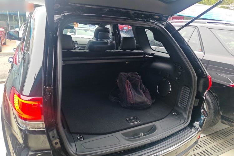 Used Jeep Grand Cherokee 2020 3.0L Elite Navigation Edition Trunk