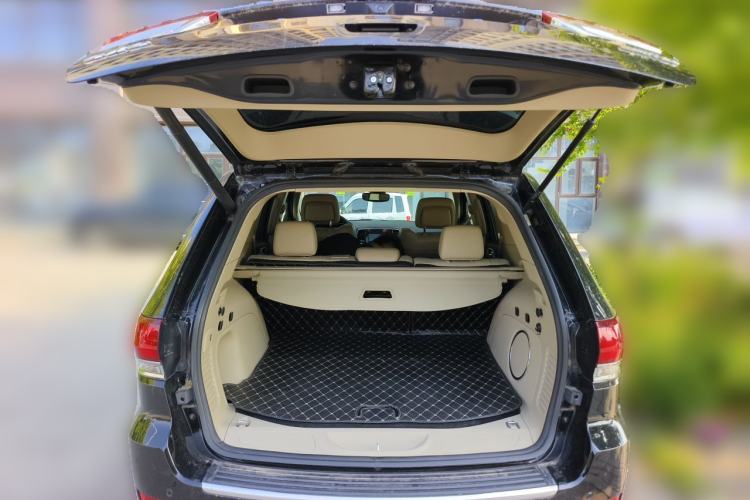 Used Jeep Grand Cherokee 2020 3.0L Elite Navigation Edition Trunk