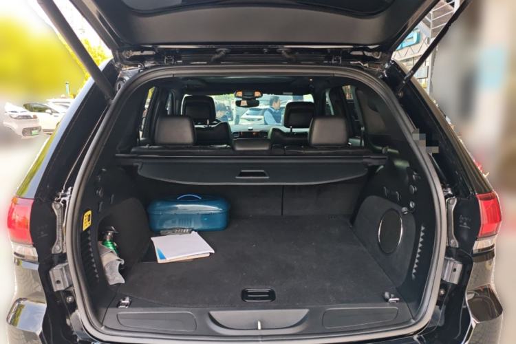 Used Jeep Grand Cherokee 2020 3.0L Elite Navigation Edition Trunk