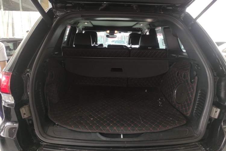 Used Jeep Grand Cherokee 2020 3.0L Elite Navigation Edition Trunk