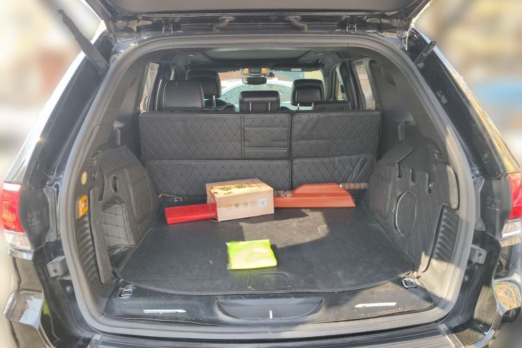 Used Jeep Grand Cherokee 2020 3.6L Elite Navigation Edition Trunk