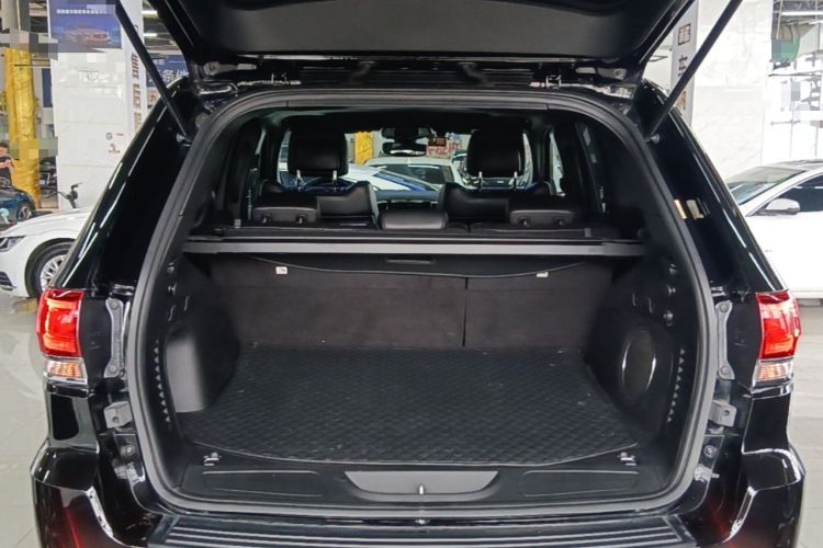 Used Jeep Grand Cherokee 2020 3.0L Professional Navigation Edition Trunk