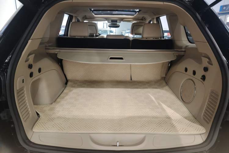 Used Jeep Grand Cherokee 2020 3.0L Elite Navigation Edition Trunk