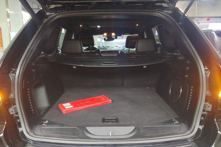 Used Jeep Grand Cherokee 2020 3.0L Elite Navigation Edition Trunk