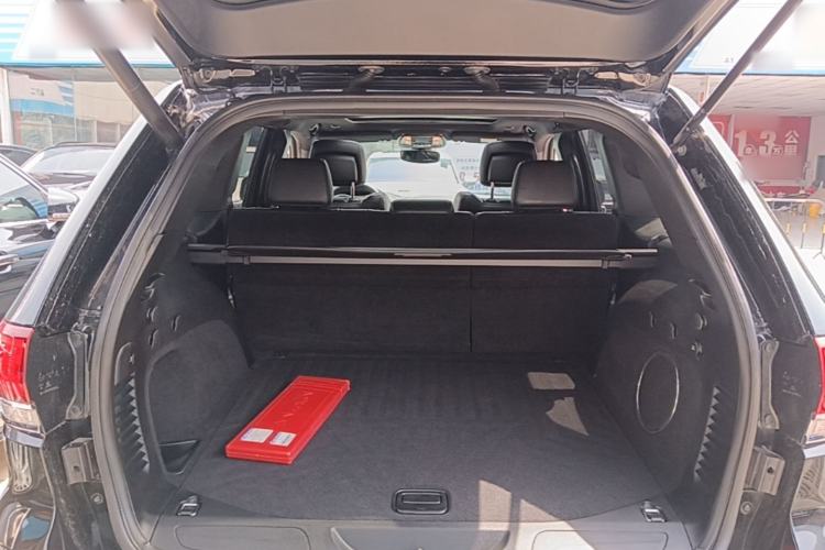 Used Jeep Grand Cherokee 2020 3.0L Elite Navigation Edition Trunk