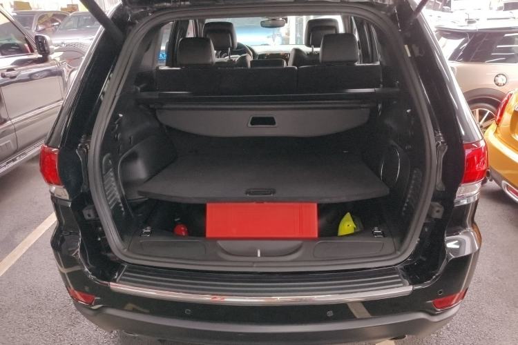 Used Jeep Grand Cherokee 2020 3.0L Elite Navigation Edition Trunk
