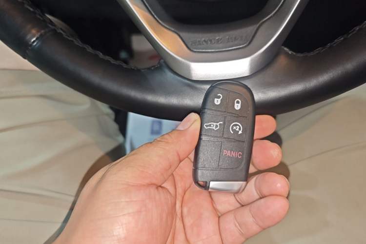 Used Jeep Grand Cherokee 2020 3.0L Elite Navigation Edition Vehicle Key