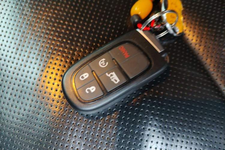 Used Jeep Grand Cherokee 2020 3.0L Elite Navigation Edition Vehicle Key