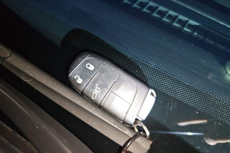 Used Jeep Grand Cherokee 2020 3.0L Elite Navigation Edition Vehicle Key