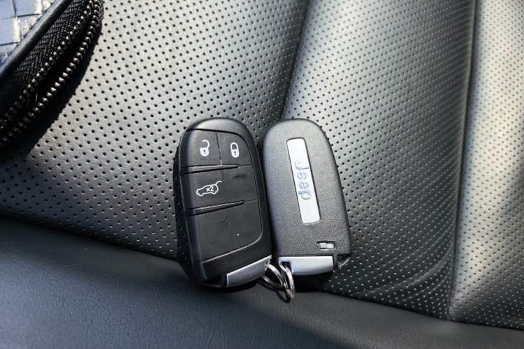 Used Jeep Grand Cherokee 2020 3.0L Elite Navigation Edition Vehicle Key