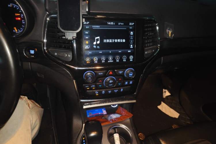Used Jeep Grand Cherokee 2020 3.0L Professional Navigation Edition Audio And AC Panel
