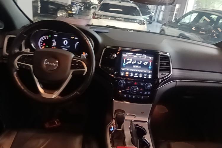 Used Jeep Grand Cherokee 2020 3.0L Elite Navigation Edition Center Console