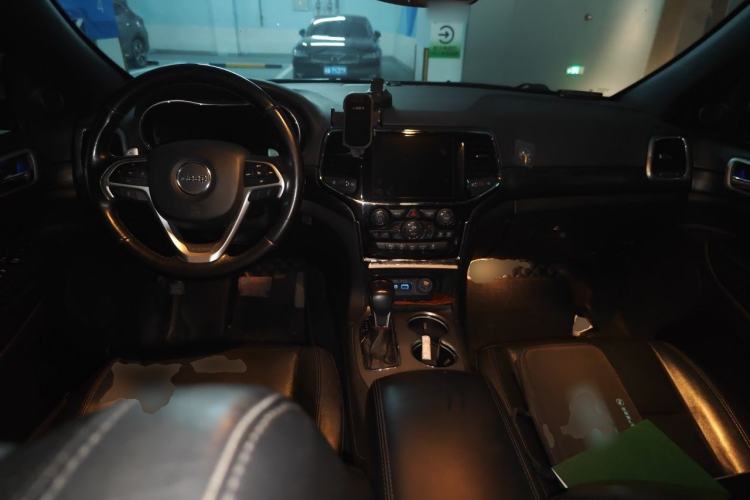 Used Jeep Grand Cherokee 2020 3.0L Professional Navigation Edition Center Console