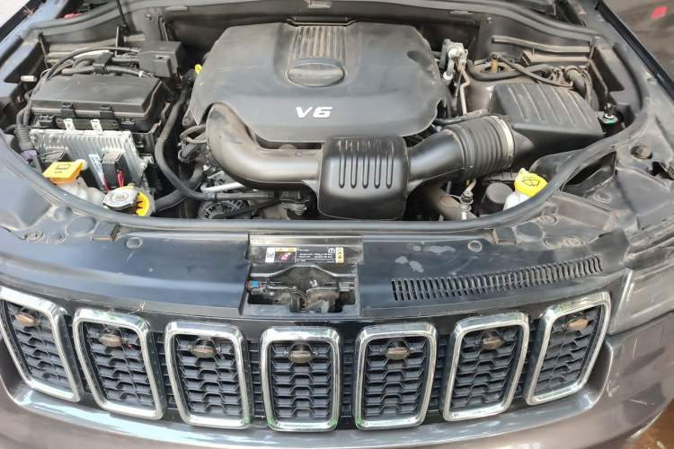 Used Jeep Grand Cherokee 2020 3.0L Professional Navigation Edition Engine Bay
