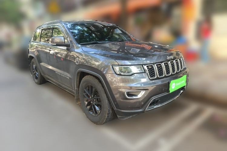 Used Jeep Grand Cherokee 2020 3.0L Professional Navigation Edition Front Right 45 Deg