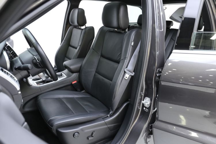 Used Jeep Grand Cherokee 2020 3.0L Elite Navigation Edition Interior 3