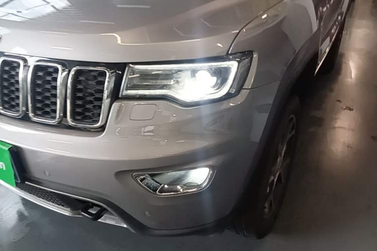 Used Jeep Grand Cherokee 2020 3.0L Elite Navigation Edition Left Front Headlight