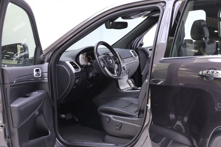 Used Jeep Grand Cherokee 2020 3.0L Elite Navigation Edition Left Front Seat