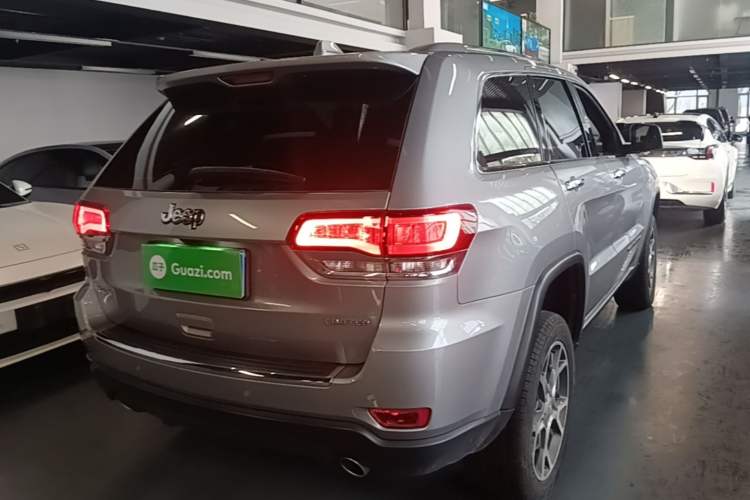 Used Jeep Grand Cherokee 2020 3.0L Elite Navigation Edition Rear Right 45 Deg