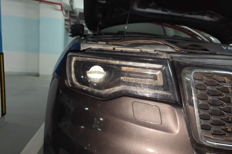 Used Jeep Grand Cherokee 2020 3.0L Professional Navigation Edition Right Front Headlight