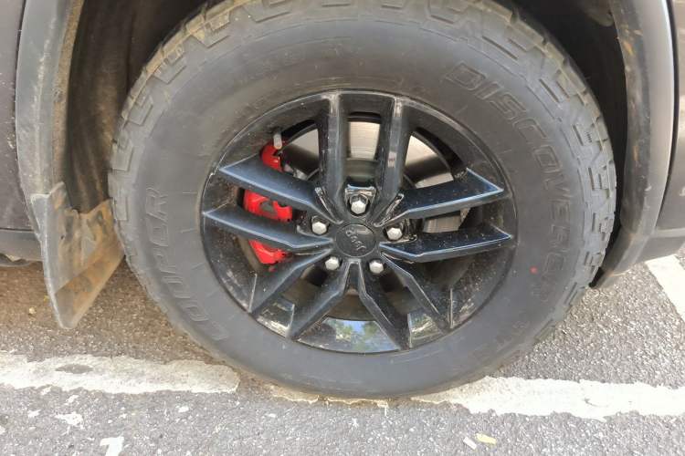 Used Jeep Grand Cherokee 2020 3.0L Professional Navigation Edition Right Front Wheel Hub