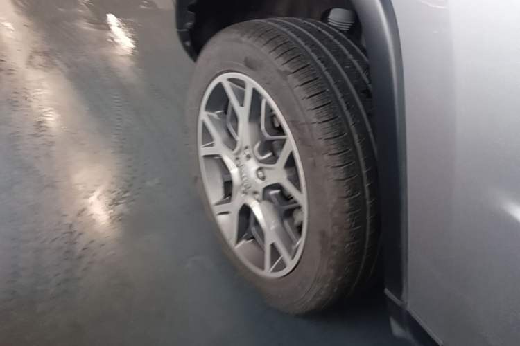 Used Jeep Grand Cherokee 2020 3.0L Elite Navigation Edition Right Rear Wheel Hub