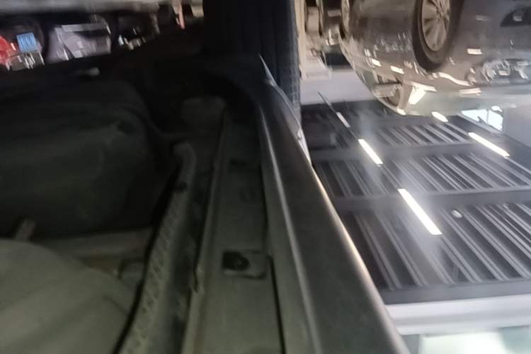 Used Jeep Grand Cherokee 2020 3.0L Elite Navigation Edition Right Side Sill