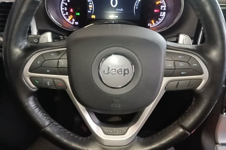 Used Jeep Grand Cherokee 2020 3.0L Elite Navigation Edition Steering Wheel