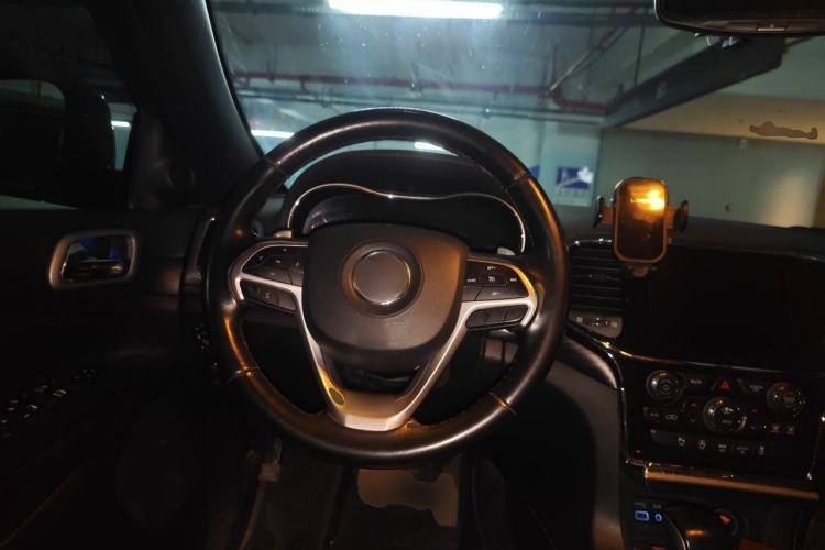 Used Jeep Grand Cherokee 2020 3.0L Professional Navigation Edition Steering Wheel