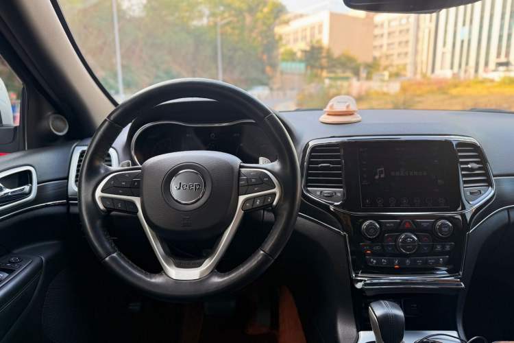 Used Jeep Grand Cherokee 2020 3.0L Elite Navigation Edition Audio And AC Panel