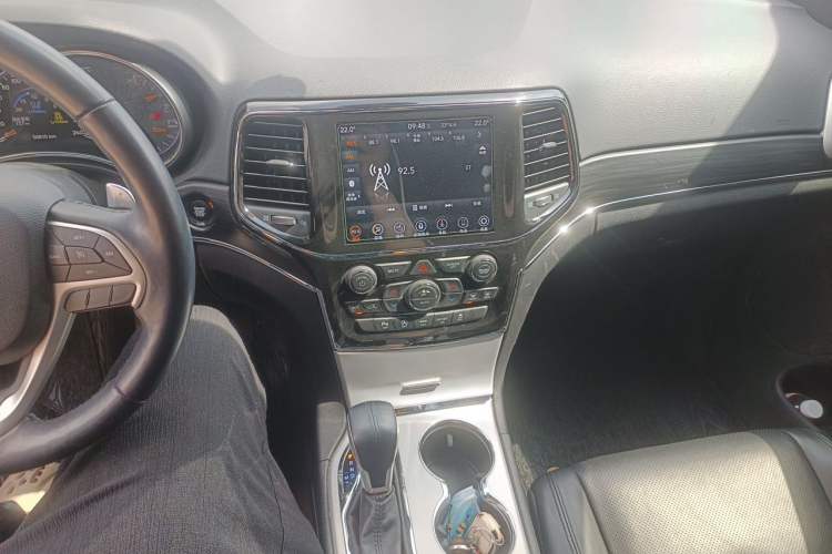 Used Jeep Grand Cherokee 2020 3.0L Elite Navigation Edition Audio And AC Panel