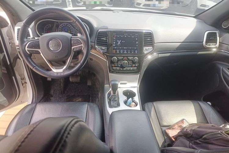 Used Jeep Grand Cherokee 2020 3.0L Elite Navigation Edition Center Console