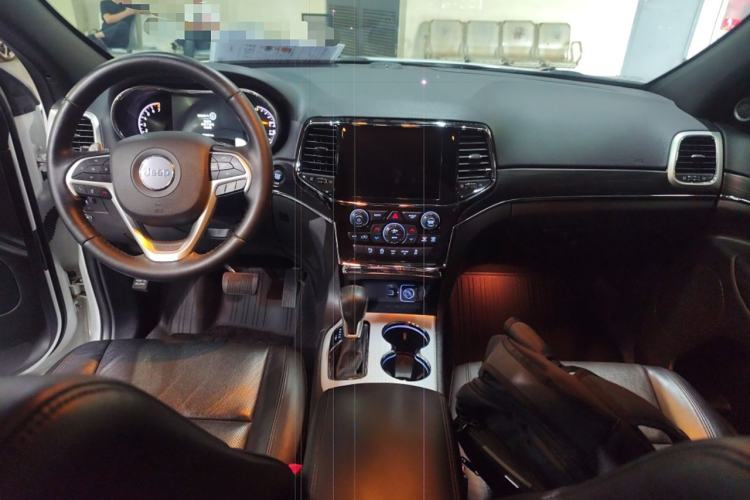 Used Jeep Grand Cherokee 2020 3.0L Elite Navigation Edition Center Console